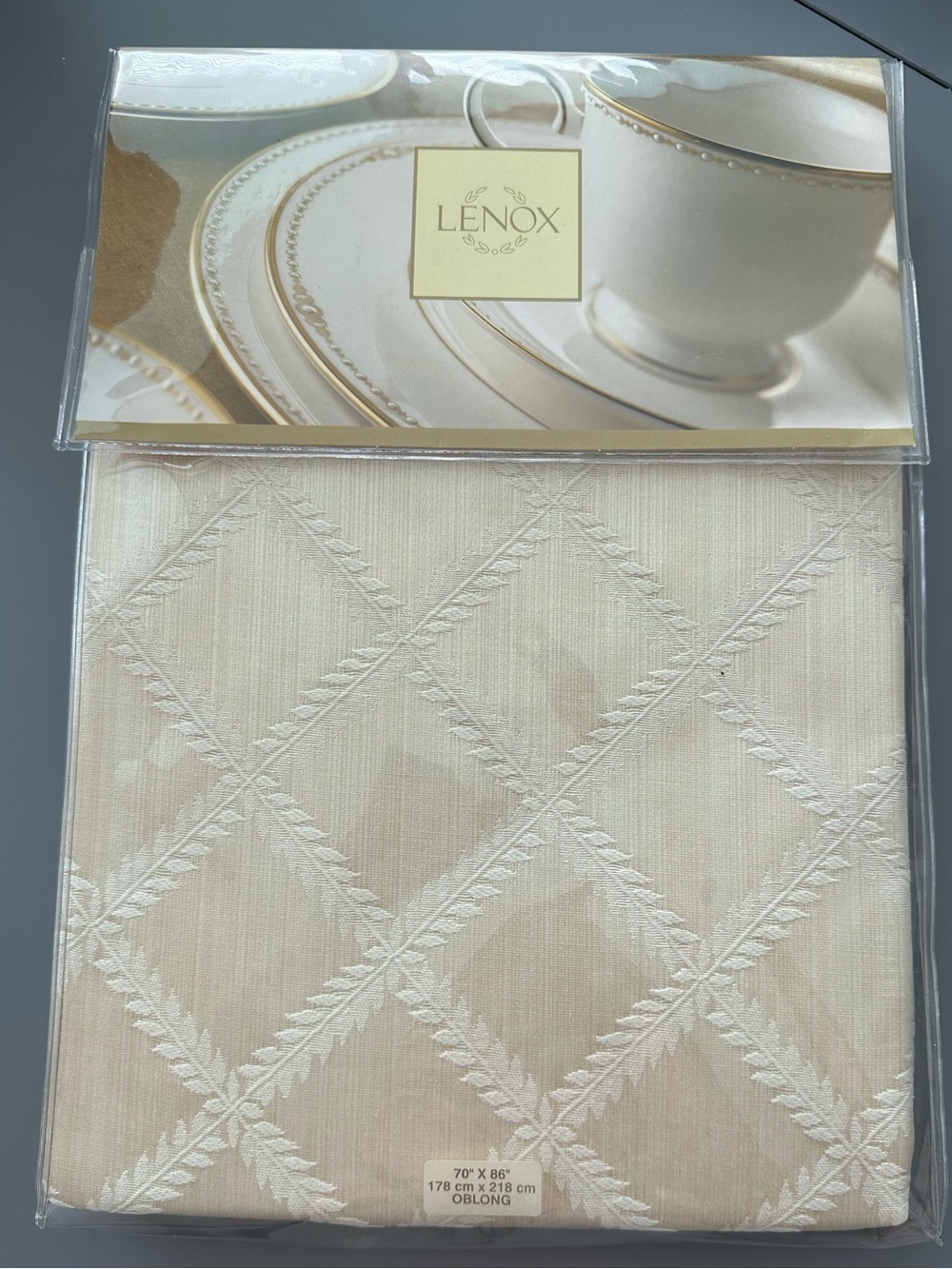 NEW Lenox Pearl JacquardTablecloth 70" x 86” Oblong Laurel Leaf Ivory